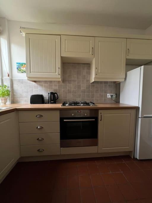 2025 Award Winner Liverpool Strawberry House - 3 Bedrooms المظهر الخارجي الصورة